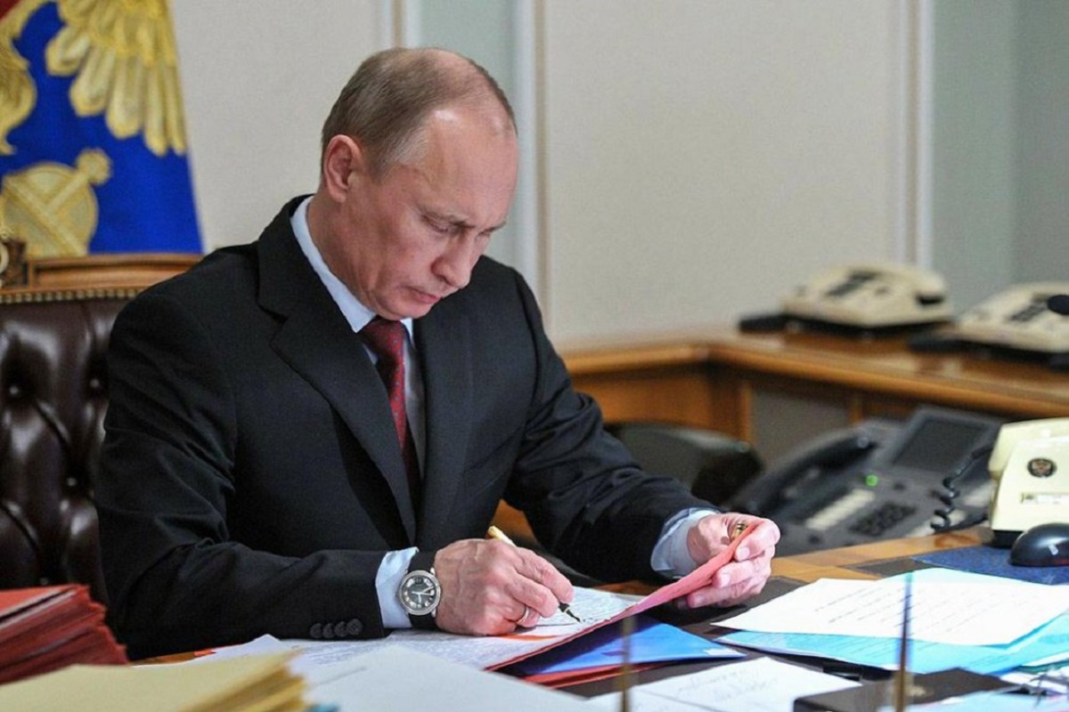 Путин подписал указы о признании ДНР и ЛНР