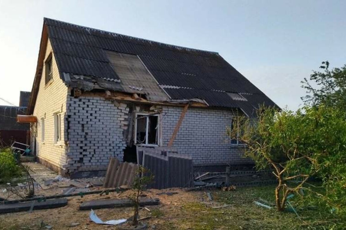 ВСУ обстреляли поселок в Брянской области, один человек пострадал