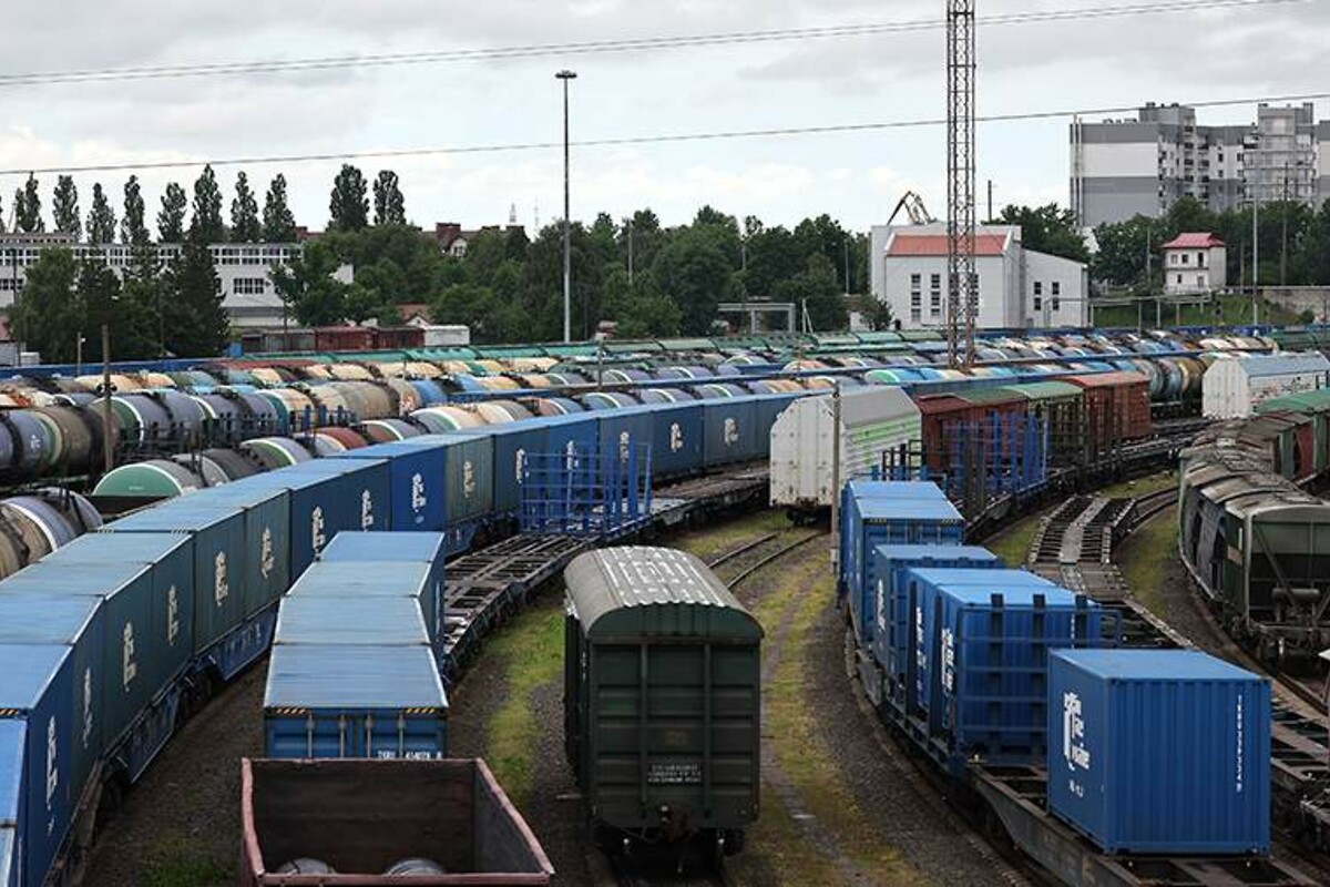Песков подтвердил планы РФ по ответным мерам из-за блокировки транзита в Калининград