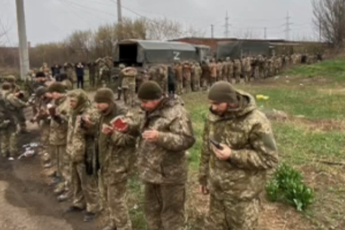 Под Лисичанском 800 украинских военных сдались в плен 